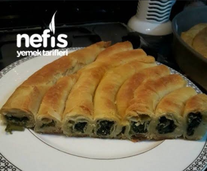 Ramazan Sofralarına Yaraşır Ispanaklı Börek Tarifi!