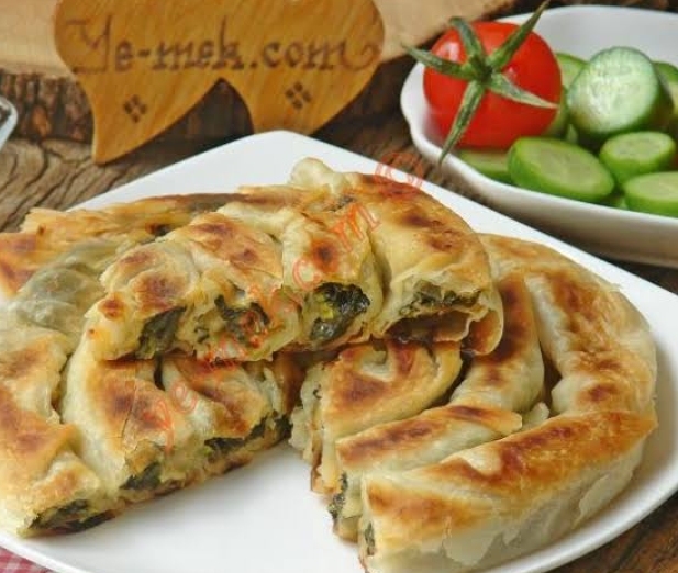 Ramazan Sofralarına Yaraşır Ispanaklı Börek Tarifi!