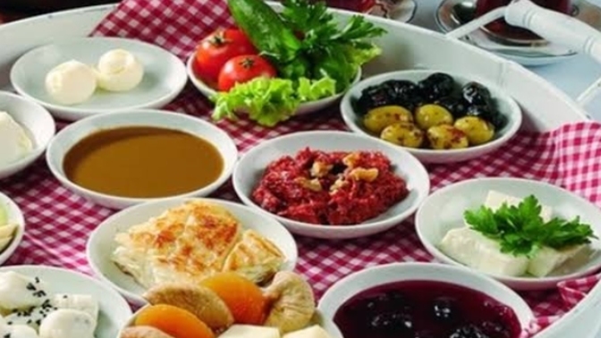 Sahurda Yenilebilecek Pratik ve Leziz Tatlar Arayışında Olanlar Buraya!
