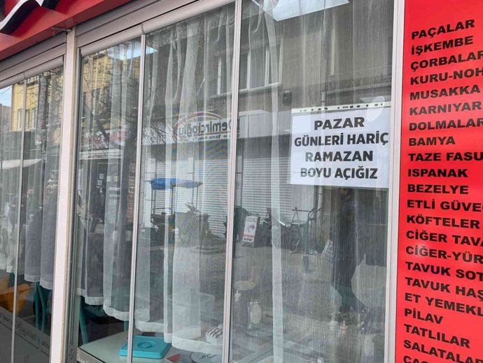 Ramazan Ayında Restoranların Camlarını Kapatması Geleneği