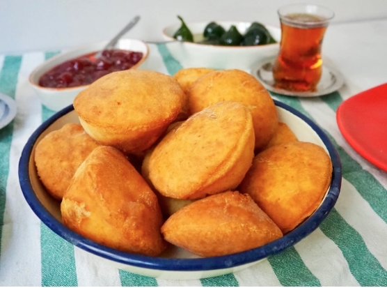 Ramazan Ayında Unutulmaya Yüz Tutan Gelenek Pişi Dağıtma!