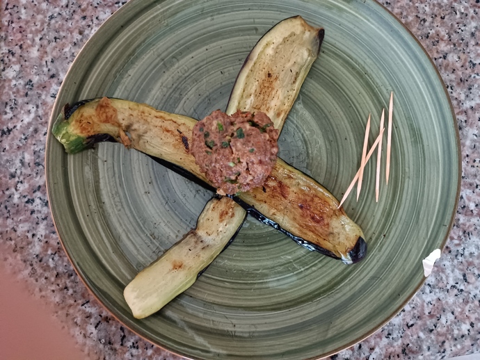 İftara Pilavın Yanına Yakışacak Kebap: İslim Kebabı Tarifi