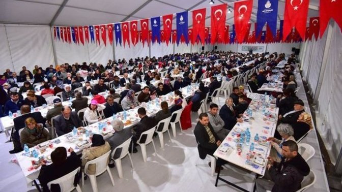 İstanbul'da Kurulan İftar Çadırları!
