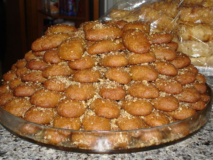 Yunanistanda Yapılan Melomakarono Tatlısı