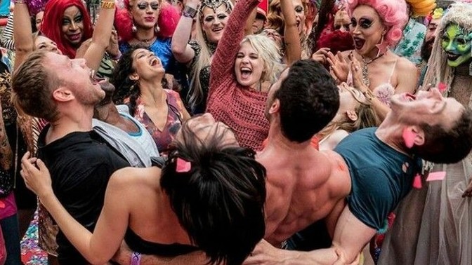 Telepatiyle Birbirlerine Bağlanmış İnsanların Dizisi: Sense8