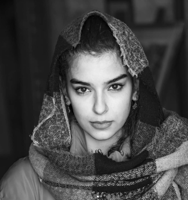 Köyde Büyümesine Rağmen Kendi Kendine Kodlamayı Öğrenerek Yapay Zeka Geliştirmiş Genç Yazılımcı Elif Eda Güneş Hikayesini Anlatıyor