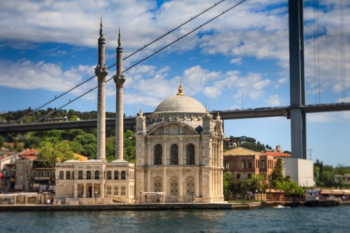 Ortaköy Camii