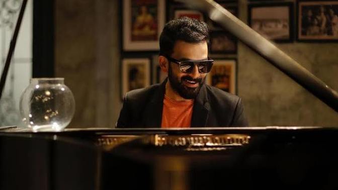 Biraz da Bollywood! İzleyip Beğendiklerim Arasından İki Hint Filmi Öneriyorum!