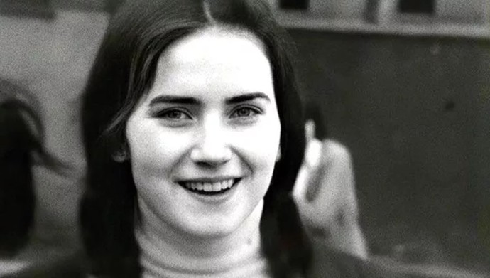 Meral Akşenerin 1972 yılından gençlik fotoğrafı