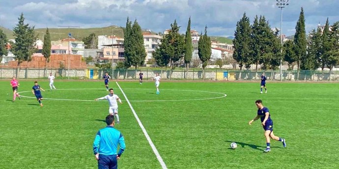 Alaçatıspor Teknik Direktörü Ali Çalış ile Keyifli Bir Röportaj Gerçekleştirdik! Takımını, Hedeflerini ve Türk Futbolunu Sorduk!
