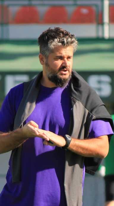 Alaçatıspor Teknik Direktörü Ali Çalış ile Keyifli Bir Röportaj Gerçekleştirdik! Takımını, Hedeflerini ve Türk Futbolunu Sorduk!