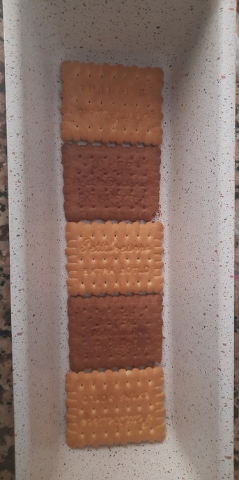 Bisküvili Baton Pasta Tarifi