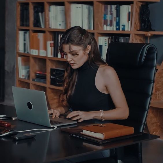 Günümüzde Birçok Şirketin Tercih Ettiği Evden Çalışma Modelinin Olumlu ve Olumsuz Yanlarını Anlatıyorum!