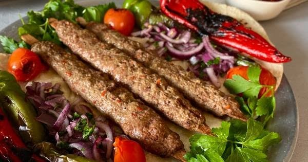 Adana Kebabı Tarifi Veriyorum!