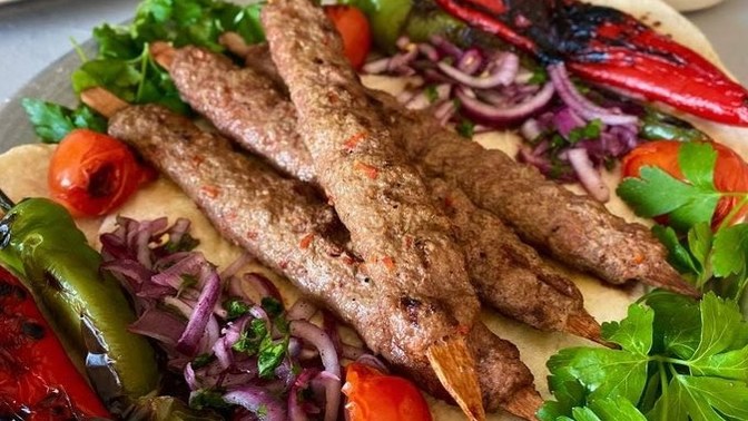 Adana Kebabı Tarifi Veriyorum!