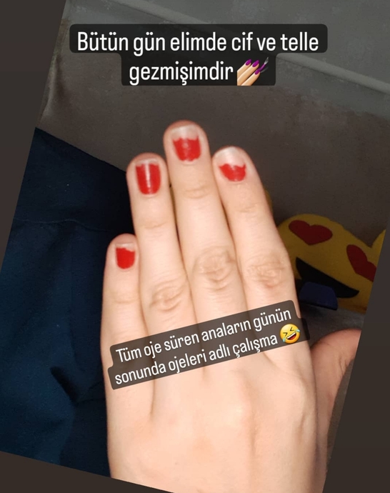 Bozulan ojeler anne olmanın yarısıdır anne olunca anlarsın 😂