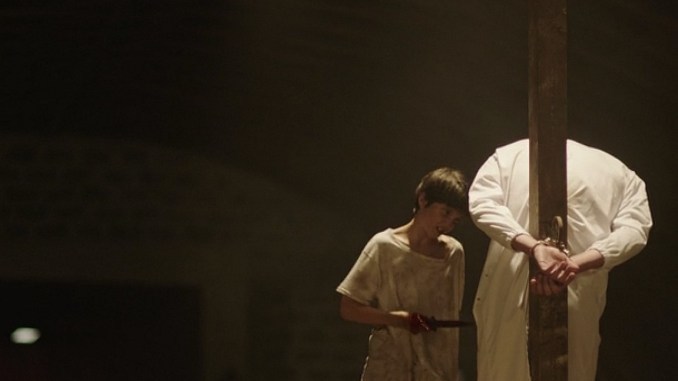 Tatil Beldesine Giden Çiftin Yüzleştiği Korkunç Kültür: Infinity Pool