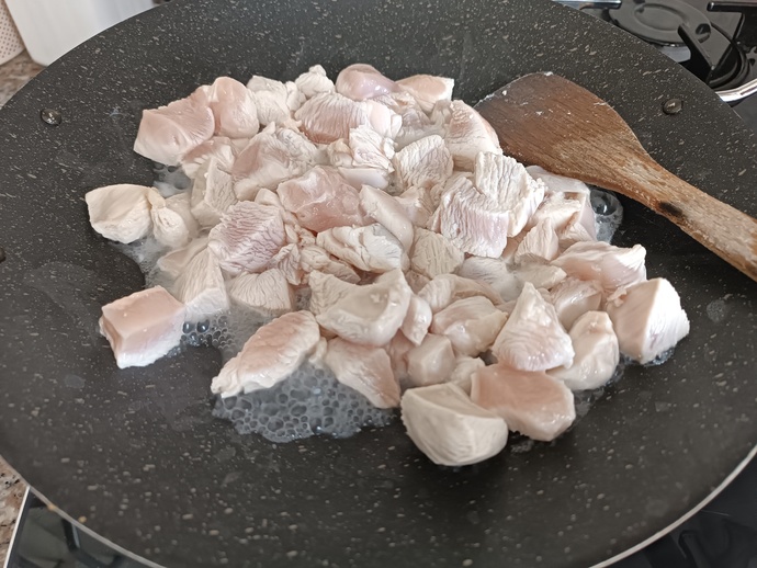 Nefis Bir Tarif: Güveçte Kaşarlı Mantarlı Tavuk