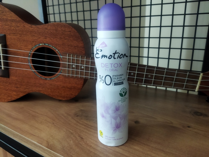 Terlemekten Korkmuyorum: Detoks Etkili Deodorantım Sayesinde Sıcaklar Beni Durduramaz Diyorum!