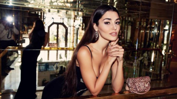 Hande Erçel Mayıs Ayında Sosyal Medyaya Damgasını Vurdu!