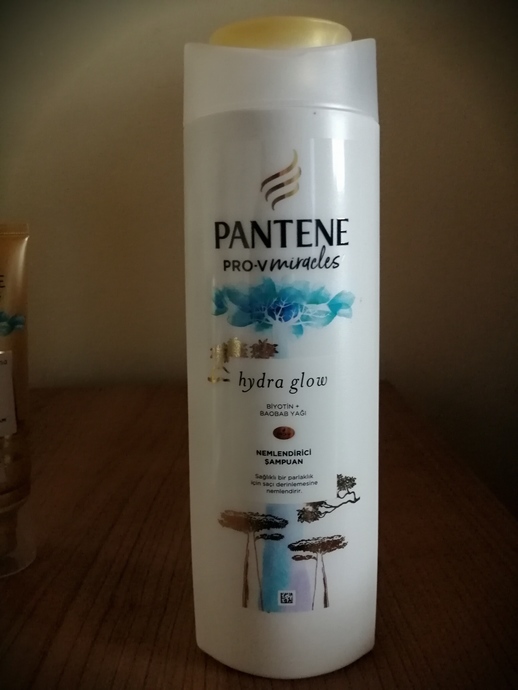 Yeni Pantene Miracles Hydra Ailesiyle Tanıştım! Kuru Saçlarım Eskisinden Daha Nemli Artık!