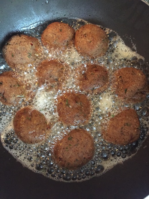Bayat Ekmeğin Varsa Buraya! Bayat Ekmek Köftesi Tarifi