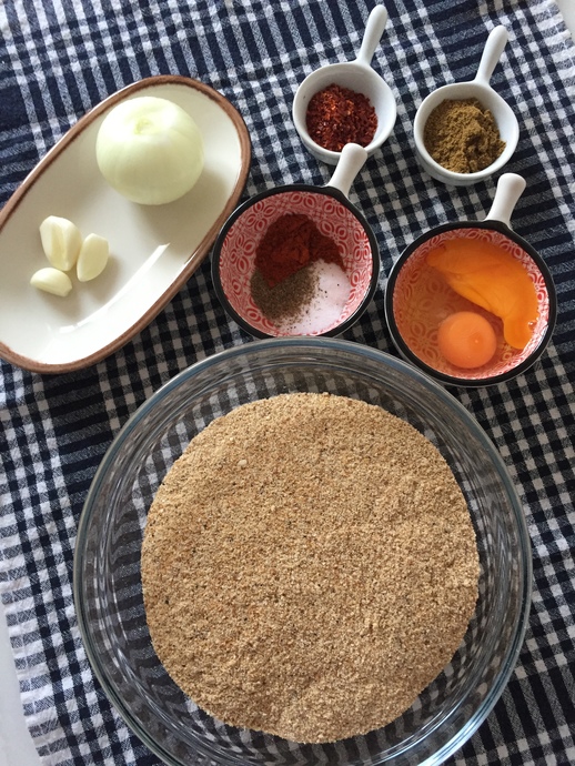 Bayat Ekmeğin Varsa Buraya! Bayat Ekmek Köftesi Tarifi