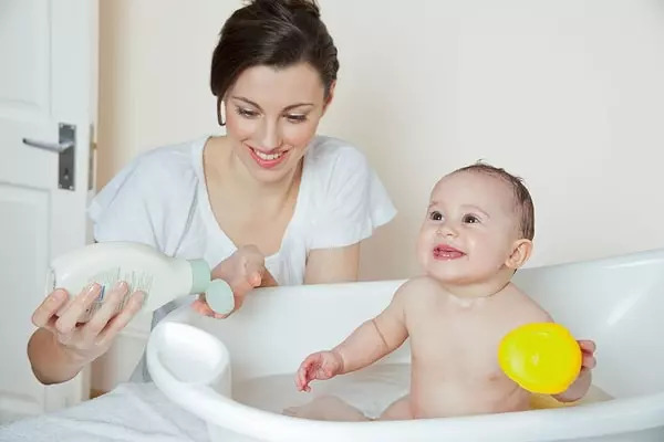 Bebeğinize Banyoyu Sevdirecek Müthiş Tüyolar!