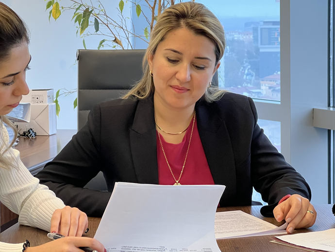 Akademisyenlikten Girişimciliğe Uzanan Başarılı Bir Kariyer: Lütfiye Karcıoğlu Batur Bize Kariyer Yolculuğunu Anlattı!