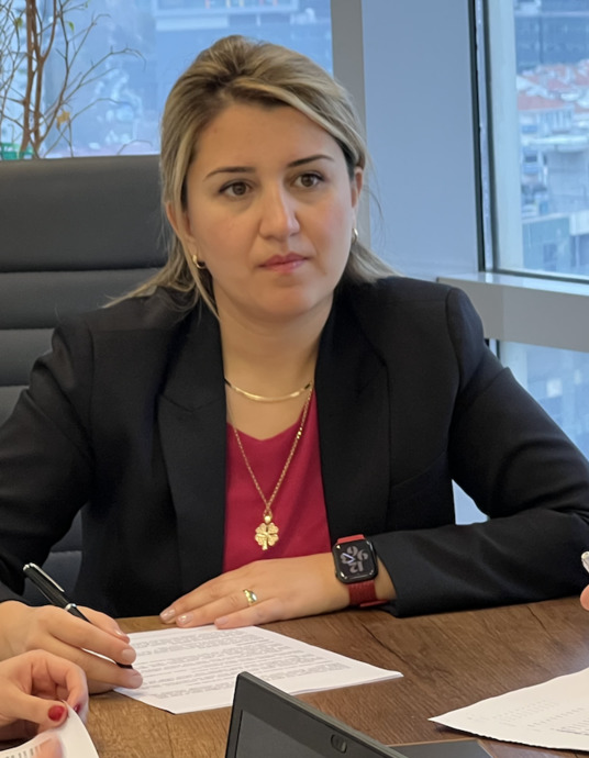 Akademisyenlikten Girişimciliğe Uzanan Başarılı Bir Kariyer: Lütfiye Karcıoğlu Batur Bize Kariyer Yolculuğunu Anlattı!