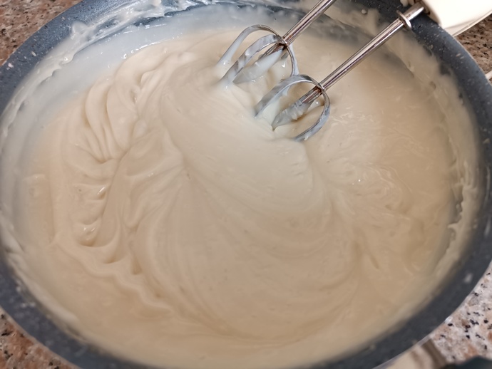 Hafif Yapısıyla İkinci Tabağıda İstetecek Bir Tarif: Kedidilli Pasta
