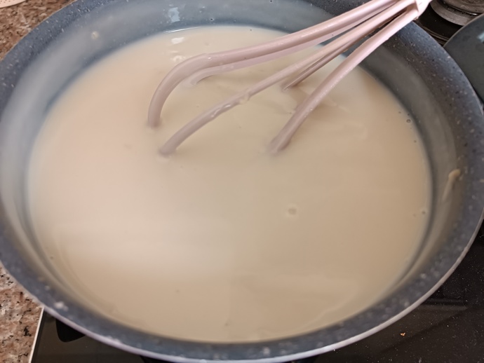 Hafif Yapısıyla İkinci Tabağıda İstetecek Bir Tarif: Kedidilli Pasta