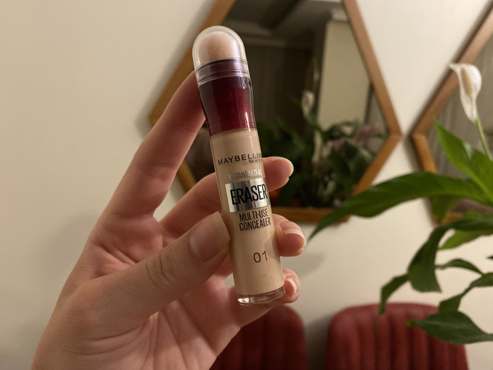 Makyaj Çantamın Yıldızı ile Tanışın: Tek Adımda Kapatıcılık Sağlayan Maybelline Instant Eraser! ✨