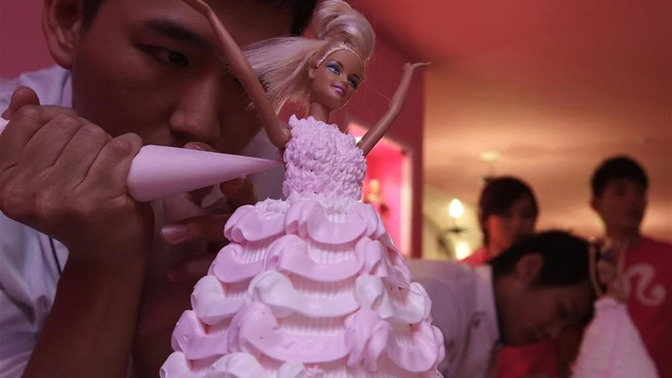 En Sevilen Barbie Temalı Pastalar!