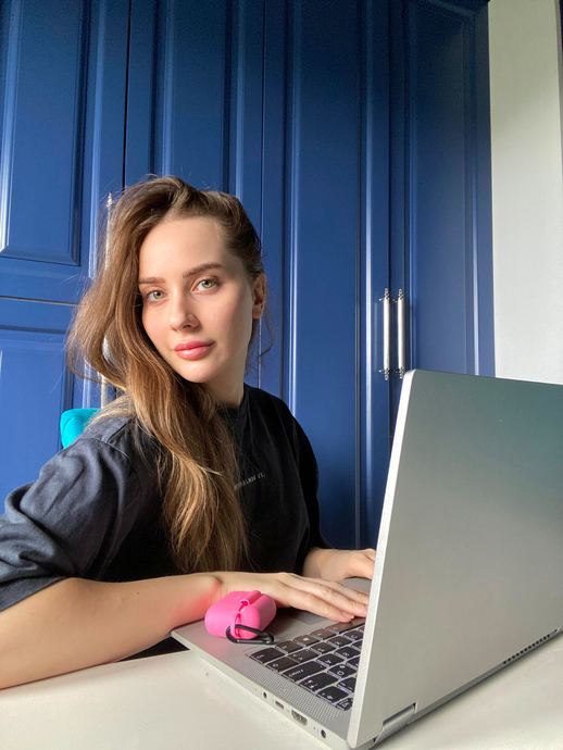 KızlarSoruyor’da Bir Stajyer: Marketing Stajyerimiz Yasmin Genç Kariyerini İnşaa Etme Sürecini Anlattı!