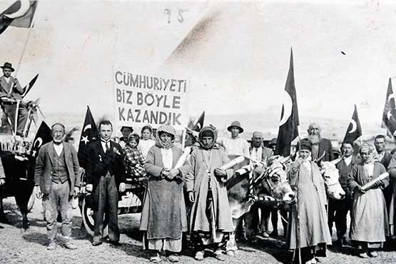 Bir Asırlık Yolculuk Başlıyor: “Efendiler, Yarın Cumhuriyeti İlan Edeceğiz!”