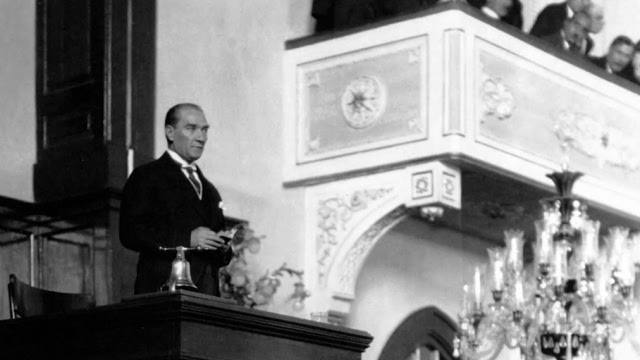 Bir Asırlık Yolculuk Başlıyor: “Efendiler, Yarın Cumhuriyeti İlan Edeceğiz!”