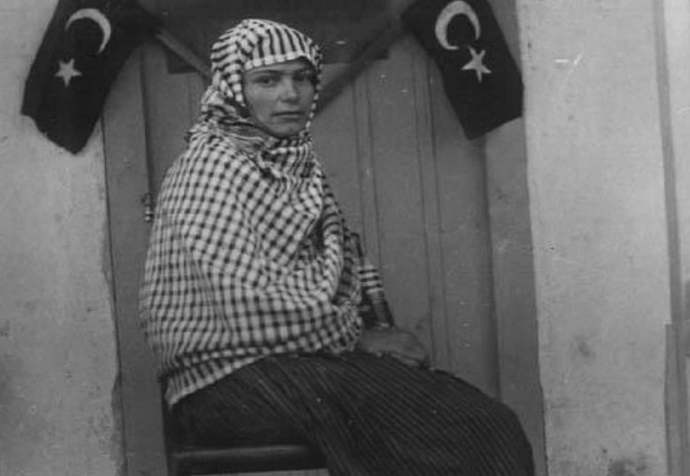 Kadınlar Seçme ve Seçilme Hakkını Kazanıyor: Gül Esin Hanım Kimdir?