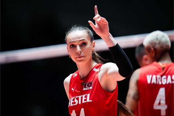 Milli Voleybol Kaptanımız Eda Erdem Hakkında Kişisel Notlarım!