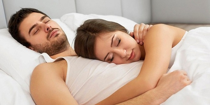 İlişki Durumunuzu Yansıtan 5 Uyku Pozisyonları Değerlendirmesi 🛏️