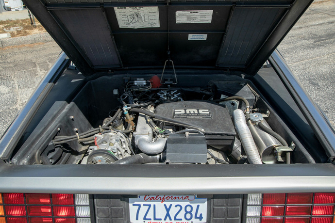 Efsane Film Arabaları: DMC DeLorean