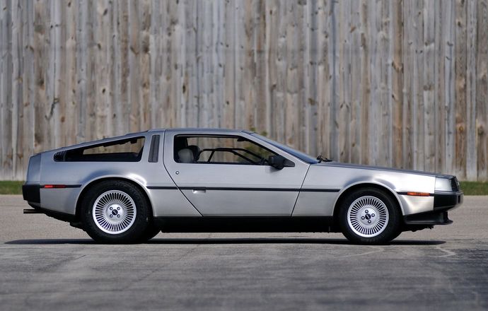 Efsane Film Arabaları: DMC DeLorean