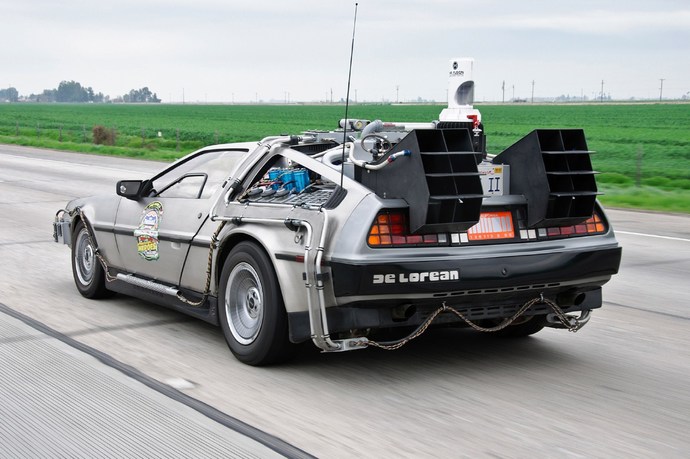 Efsane Film Arabaları: DMC DeLorean
