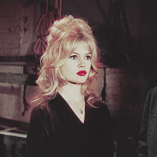 Sarının Her Tonunun Yakıştığı Kadın: Brigitte Bargot!