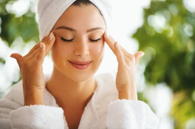 Cildimizin Gençlik Sırrı Retinol! Faydalarını Açıklıyorum 💚