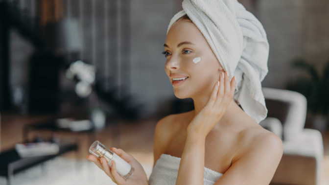 Cildimizin Gençlik Sırrı Retinol! Faydalarını Açıklıyorum 💚