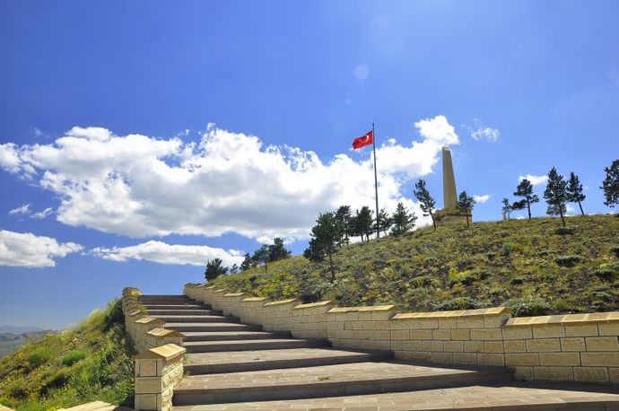 Kop Şehitler Abidesi, Kop Dağı