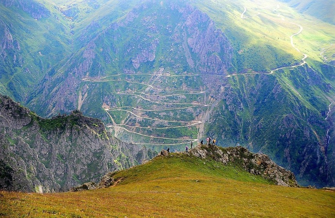 Dünyanın En Tehlikeli Yolu, (D915) Bayburt - Çaykara Yolu