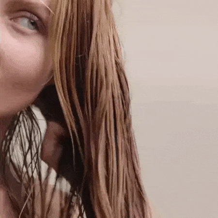 Parlak ve Sağlıklı Saçlara Sahip Olabilmek İçin 6 Sihirli Dokunuş