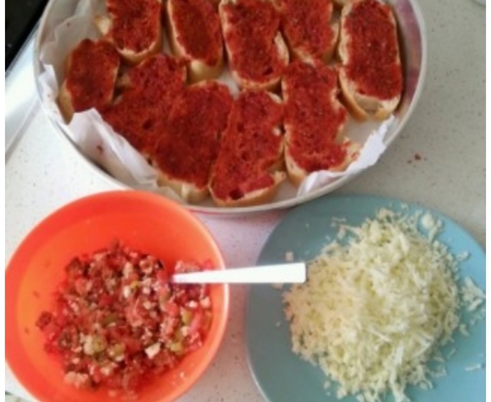 Bayat Ekmekten Pizza Tarifi 🍕